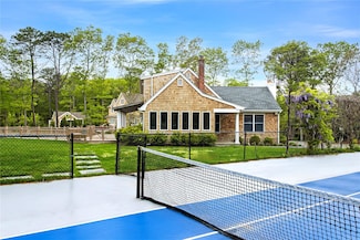 3 Arbutus Rd, Southampton, NY 11968