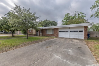 4326 Hall Park Dr, San Antonio, TX 78218