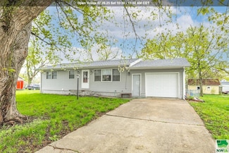 617 14th St, Onawa, IA 51040