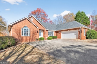 301 Oak Ridge Dr, Maysville, GA 30558