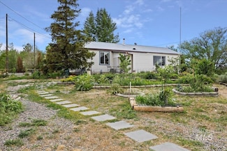 101 Poverty Ln, West Magic, ID 83352