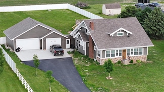 1913 N 1st St, Winterset, IA 50273