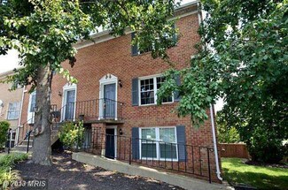 975 S Rolfe St Unit B, Arlington, VA 22204