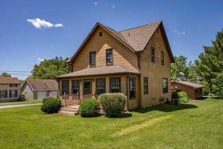 1301 River Rd, Wisconsin Dells, WI 53965