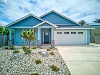 875 12th St SW, Bandon, OR 97411