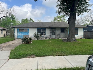 5763 Belneath St, Houston, TX 77033