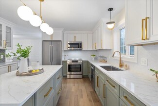 67 Mast Hill Rd, Saco, ME 04072