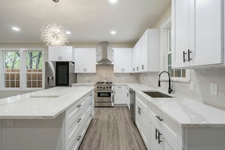 518 S Cockrell Hill Rd, Dallas, TX 75211