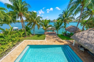 425 N Shore Dr, Miami Beach, FL 33141