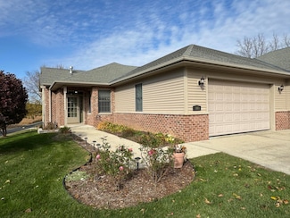 1568 E Gate Dr, Watertown, WI 53094