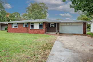 1105 E Edgewood St, Springfield, MO 65807