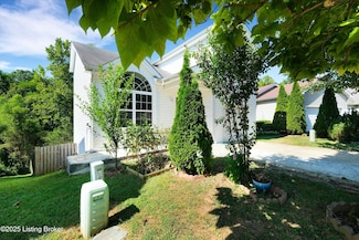 5812 Lake Erie Dr, Louisville, KY 40291