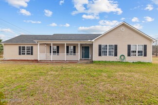 101 Goldie Ln, Beulaville, NC 28518