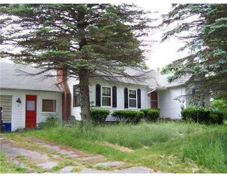 13 Little Falls Rd, Hollis Center, ME 04042