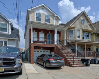 89 W 55th St, Bayonne, NJ 07002