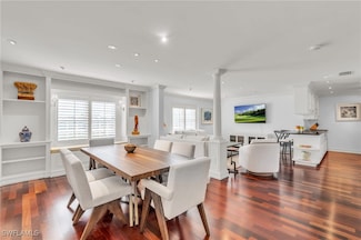 271 Broad Ave S Unit 202, Naples, FL 34102