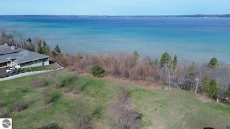 000 Bayridge Dr Unit 11, Williamsburg, MI 49690