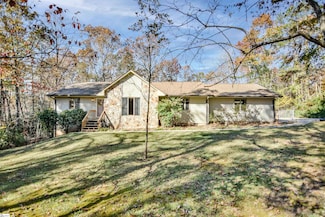 134 Country Acres Rd, Walhalla, SC 29691
