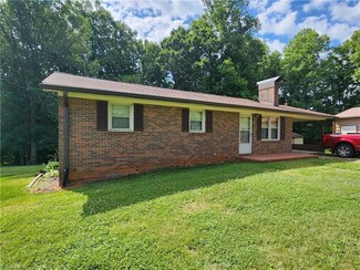 306 Three Oaks Dr, Hays, NC 28635