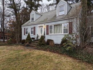 66 Oak St, Walpole, MA 02081