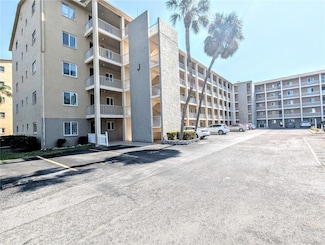 3559 Lake Bayshore Dr Unit J-204, Bradenton, FL 34205