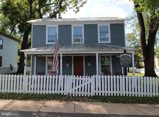 7156 Main St, Clifton, VA 20124