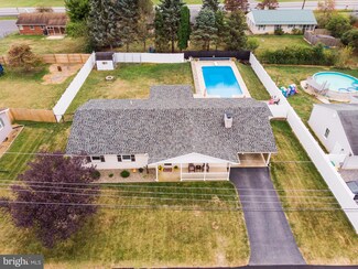 21944 Holiday Dr, Smithsburg, MD 21783