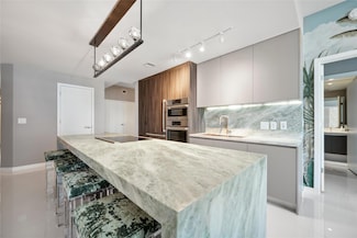 851 NE 1st Ave Unit 907, Miami, FL 33132