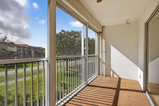 12750 SW 4th Ct Unit 307J, Pembroke Pines, FL 33027