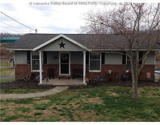 219 E Chestnut St, Eleanor, WV 25070