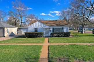 303 E 16th St, Grand Island, NE 68801