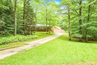 109 East St, Chesterfield, MA 01012