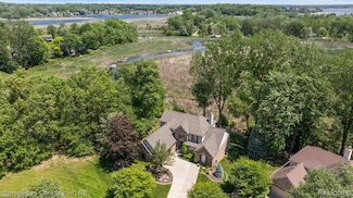 1707 Mountain Ash Dr, West Bloomfield, MI 48324