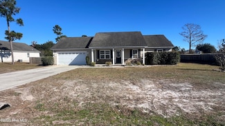 602 Parsley Dr, Hubert, NC 28539