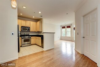2055 26th St S Unit 5108, Arlington, VA 22206