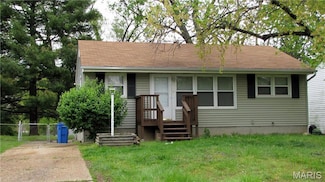 55 Maple Dr, Florissant, MO 63031