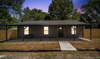 204 NE 2nd St, Adair, OK 74330