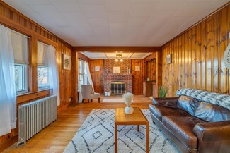 62 Dover Point Rd, Dover, NH 03820