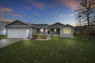 5177 Stone River Rd, Jackson, MI 49201