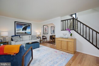 6567 Zoysia Ct, Alexandria, VA 22312