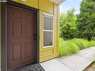2004 NE Cadbury Ave Unit 209, Beaverton, OR 97006