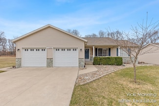 11250 Lindy Dr NE Unit 13, Rockford, MI 49341