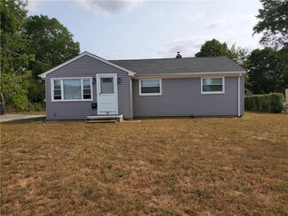 86 Union Ave, Warwick, RI 02889
