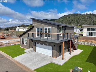 30403 Sawyer Way, Gold Beach, OR 97444
