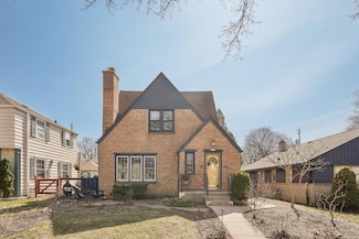 2808 N Hartung Ave, Milwaukee, WI 53210