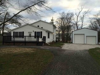 420 N 4th St, Elberfeld, IN 47613