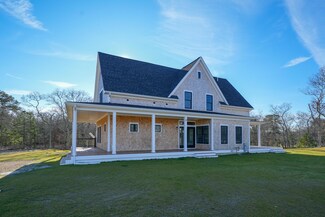 31 Double Ox Rd, Oak Bluffs, MA 02568