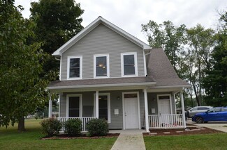317 W 2nd St, Bicknell, IN 47512