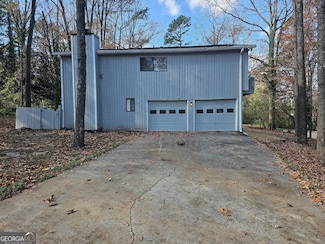 5085 Rock Glen Dr, Stone Mountain, GA 30088