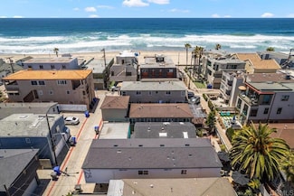 725 Kingston Ct, San Diego, CA 92109